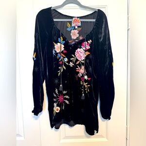 JWLA By Johnny Was
Women's Celestin Velvet Bishop Sleeve Blouse